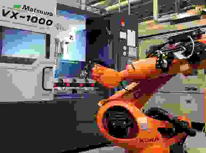 Matsuura VX-1000 lodret bearbejdningscenter med KUKA-robot