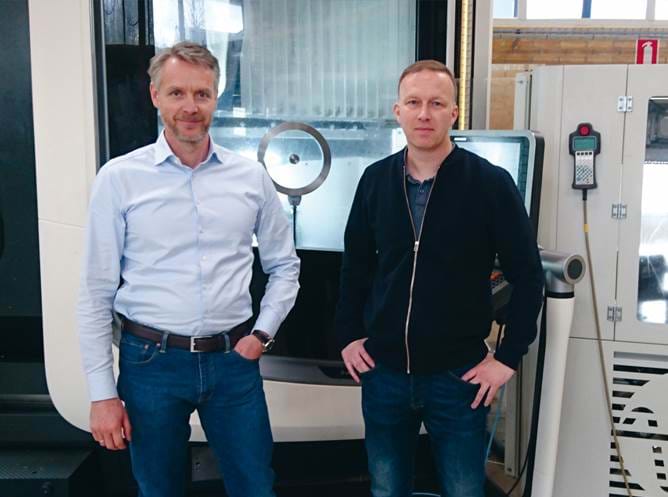 Opkøb af Ny Stenderup Maskinfabrik i 2018. Her ses Flemming Graversgaard og Torben Pryds.